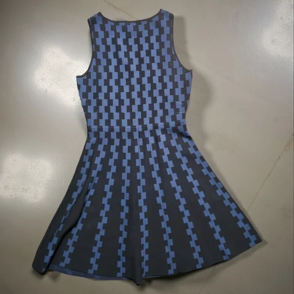 ANN TAYLOR Navy & Black Mini Dress.Size SP.EXCELLENT CONDITION! - Picture 5 of 5